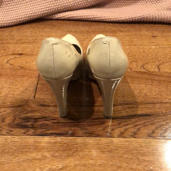 Heels - Picture 4 of 6